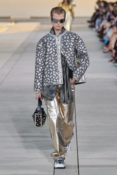 Look 47